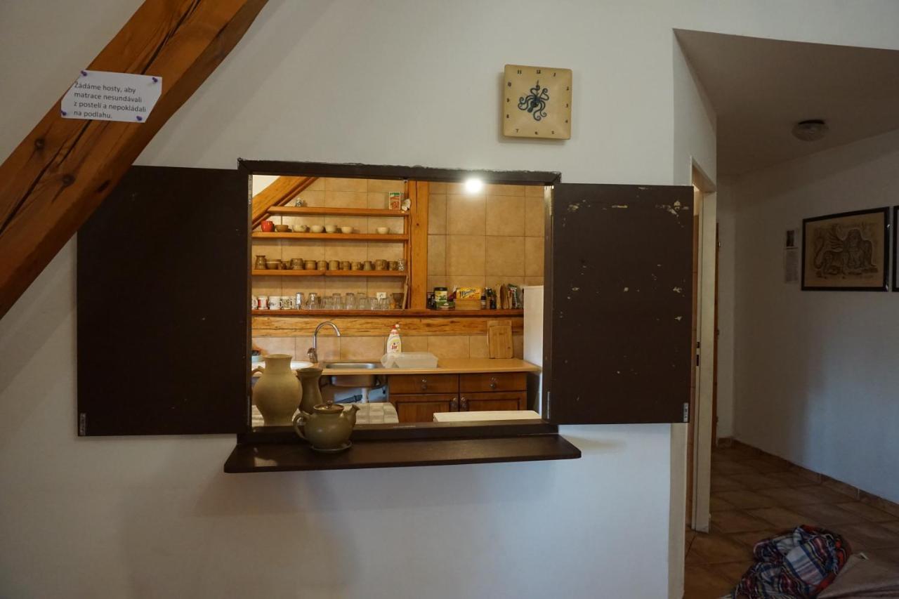 Mlyn-Osvracin Apartment Bagian luar foto