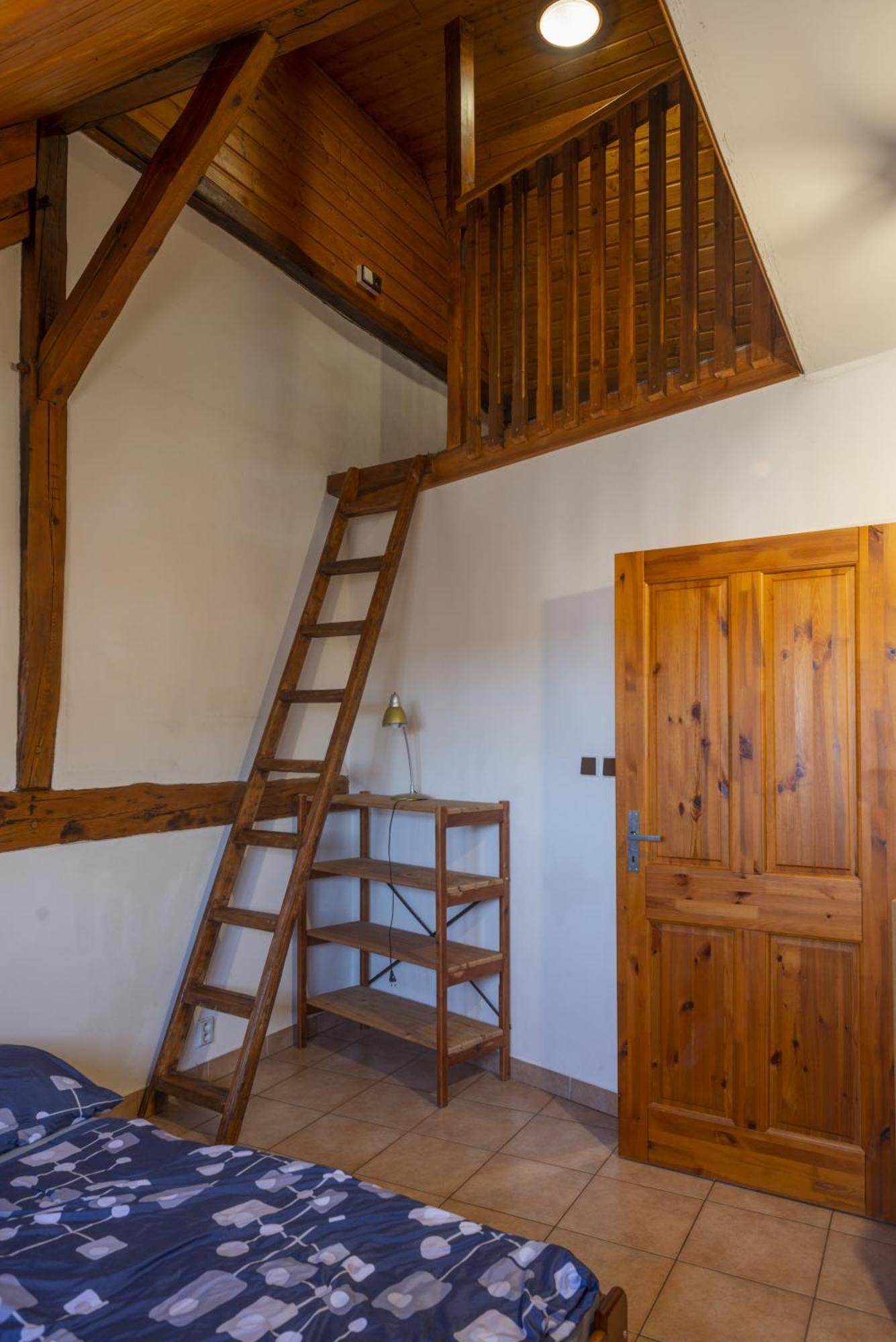 Mlyn-Osvracin Apartment Bagian luar foto