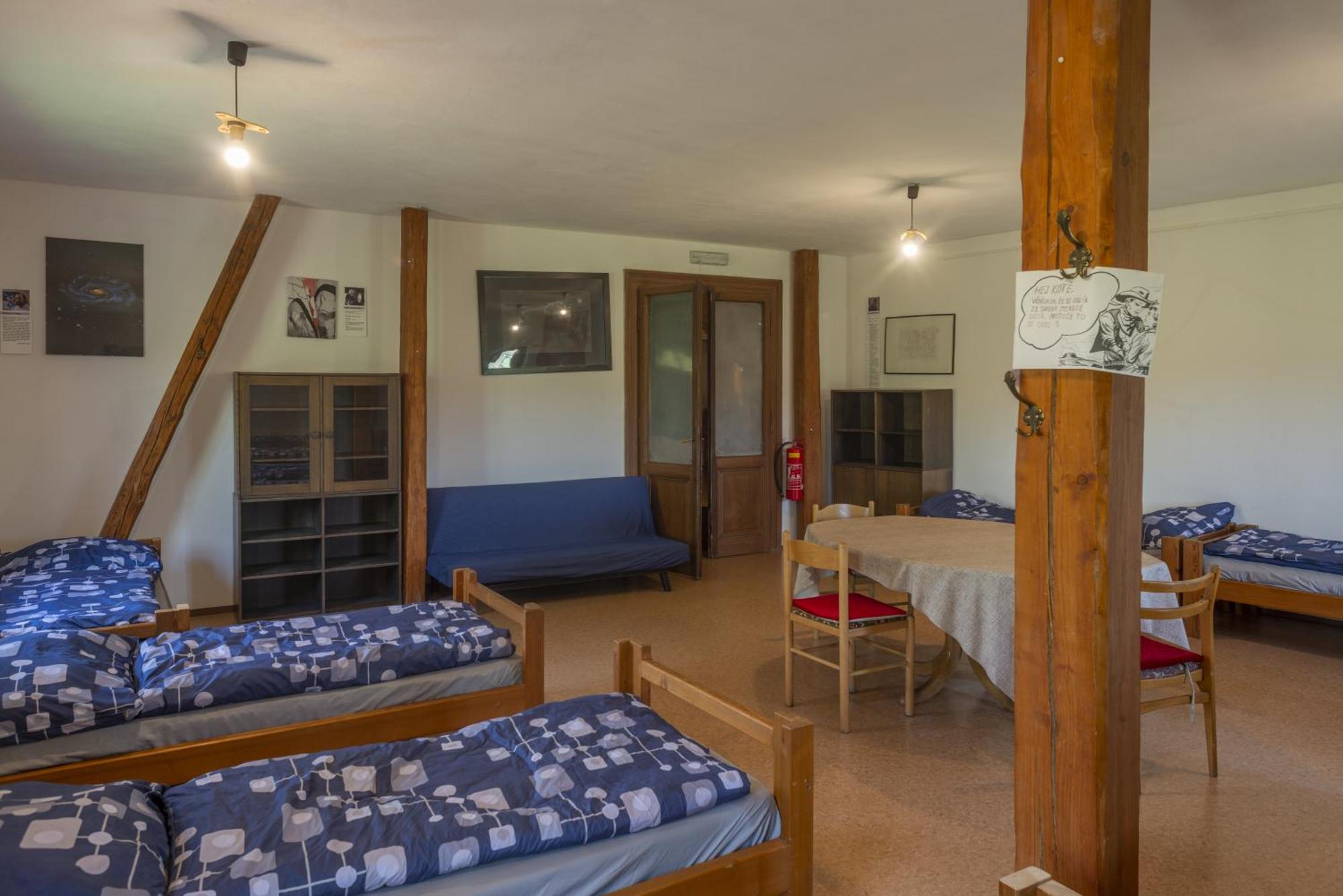 Mlyn-Osvracin Apartment Bagian luar foto